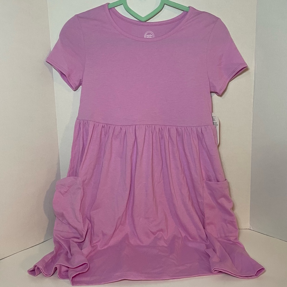 Girls Pink Shortsleeved Dress.  Wonder Nation.  With pockets.  Size Medium 7/8.
